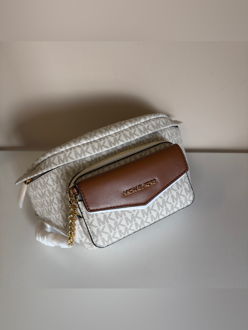 Michael Kors MAISIE LG 2in1 WAISTPACK - Picture 3 of 13